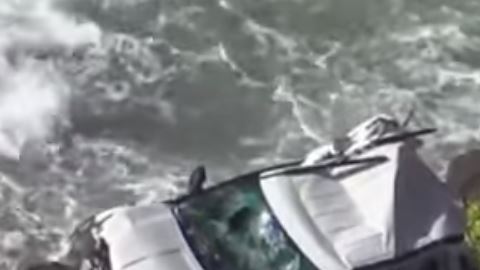 Alexandria y Anastasia Duval viajaban en el auto que cayó por un acantilando, provocando la muerte de la segunda.