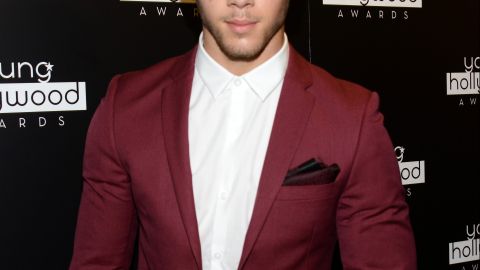 Nick Jonas se rompió una costilla en un set de grabación y tuvo que ser trasladado de emergencia a un hospital cercano.