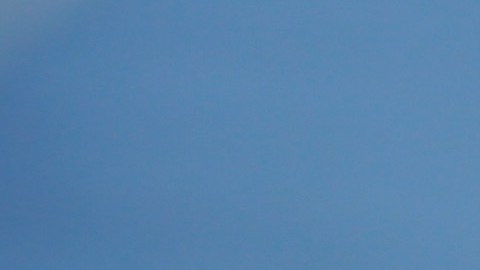 Mike Walllace quedó desfigurado.