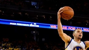 Curry no salió fino pero no hizo falta. Warriors se llevó el primero ante los Cavs.