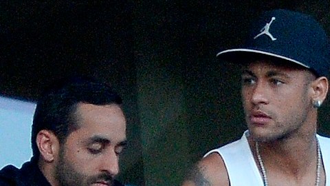 Neymar, en la triubuna durante el Brasil vs. Ecuador de la Copa América Centenario.