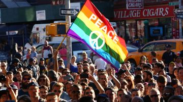 En muchas ciudades se han llevado a cabo vigilias y manifestaciones por las víctimas de Orlando.