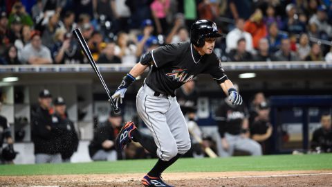 Ichiro Suzuki en acción ante los Padres.