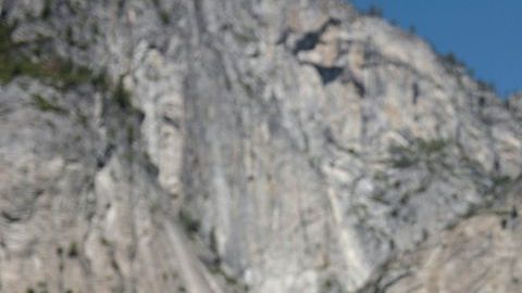 Obama habla durante la celebración de los 100 años del sistema de Parques Nacionales de Estados Unidos en el Parque Nacional de Yosemite, California.