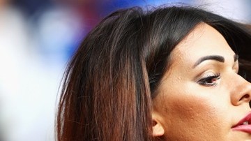 La modelo albanesa Erjona Sulejmani es la sensación en la Euro 2016.