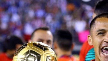 Alexis Sánchez celebra la victoria sobre Argentina en la final de la Copa América Centenario.