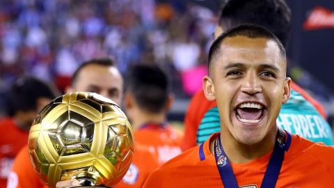 Alexis Sánchez celebra la victoria sobre Argentina en la final de la Copa América Centenario.