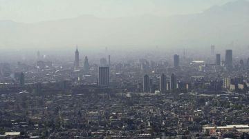 Foto aérea de la ciudad de México, en la que puede apreciarse altos niveles de contaminación atmosférica.