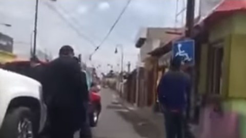 Agreden a conductor en el Estado de México.