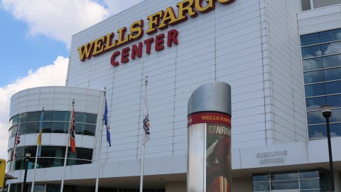 El Centro Wells Fargo atraviesa enormes obras de remodelación para la convención nacional demócrata entre el 25 y 28 de julio próximos.