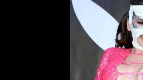 Ingrid Brans es la modelo que daba vida a la sensual edecán y asistente del payaso en el programa.