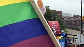 Tal como lo prometió, madre e hija estuvieron en la parada gay de Chicago.