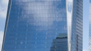 Los visitantes llegan a Liberty Park, que se abre al público por primera vez el 29 de junio de 2016, en Nueva York.
