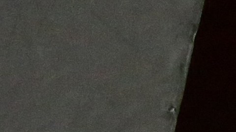 Funcionarios de la Oficina Nacional de Procesos Electorales entregan material electoral en el Colegio El Olivar, ubicado en San Isidro, Lima.