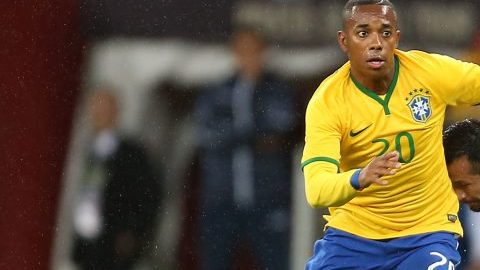 Robinho es tan sólo uno de los jóvenes talentos brasileños que se fueron al mundo y que no hicieron gran diferencia con su selección.