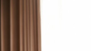 Si el sangrado o manchas de sangre ocurren cuando no estás menstruando, puede ser un desequilibrio hormonal.