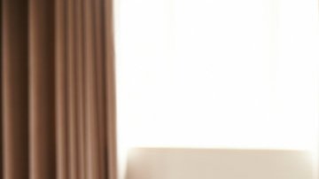 Si el sangrado o manchas de sangre ocurren cuando no estás menstruando, puede ser un desequilibrio hormonal.