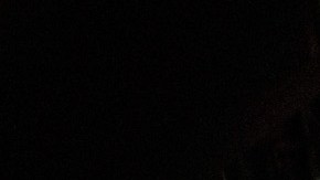 Ambos pasajeros se lanzaron enfrente de trenes que llegaban a las estaciones.