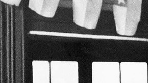 Varios testigos describieron el suplicio de Jara en el Estadio Chile, cuyas manos, según el propio artista, fueron machacadas para nunca más tocar la guitarra.