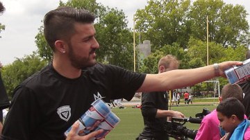 David Villa en un entrenamiento con niños de la New York Force Academy de El Bronx.