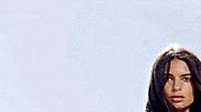 "Cuando una mujer bastante sexual se quita la blusa, se ve como un juego o una simple exhibición“.