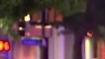 La policía patrulla el centro de Dallas después de que varios oficiales fueran tiroteados a raíz de una protesta y manifestación en varias partes de Estados Unidos.