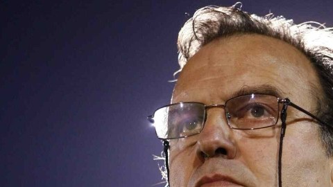 Marcelo Bielsa suena fuertemente para dirigir a la Albiceleste, y Lazio lo acusa así.