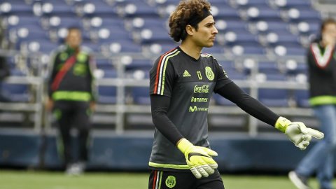 Memo Ochoa nuevamente está en la encrucijada de buscar equipo.
