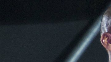 El jersey de visitante de Chivas es idéntico al utilizado por el Bolonia hace un par de temporadas.