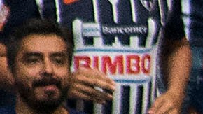 Funes Mori vuela el penal ante Cruz Azul.