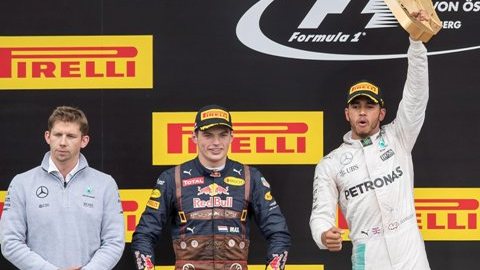 Lewis Hamilton logró un emocionante triunfo en Austria