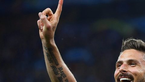 Olivier Giroud hizo dos de los cinco tantos de los anfitriones ante Islandia.