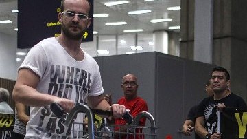 Los visitantes comienzan a llegar a un Río de Janeiro sumido en protestas sociales y advertencias sobre el zika.
