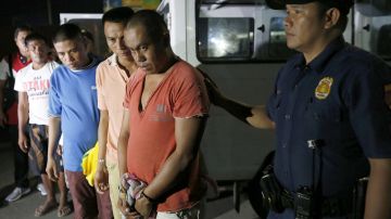 Filipinas vive una sangrienta lucha contra delincuentes y traficantes de drogas en la que decenas de cadáveres han aparecido desde que el presidente, Rodrigo Duterte, venciera en las elecciones del pasado mayo con la promesa de aplacar el crimen.