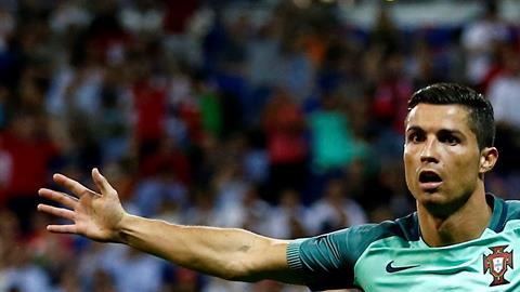 Cristiano Ronaldo marcó el primero para Portugal.