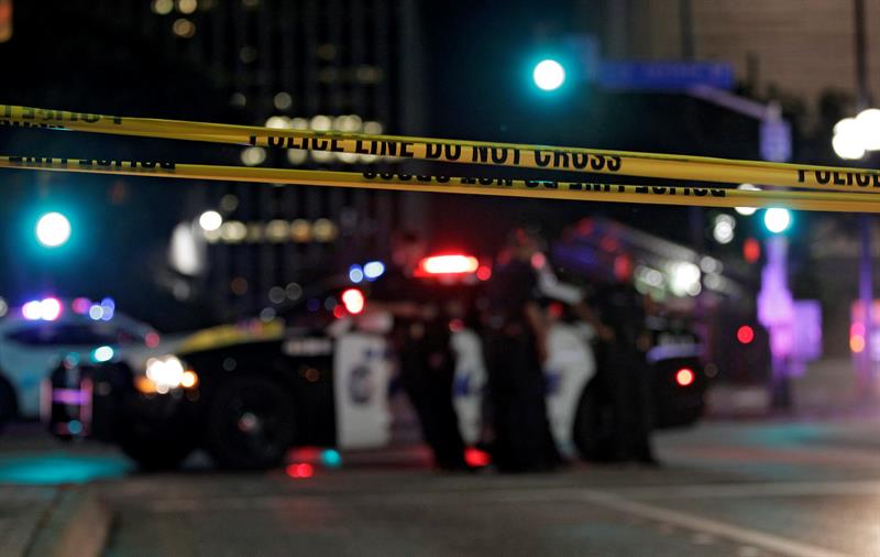 Al menos cinco policías murieron tras el tiroteo que se dio en Dallas, Texas.