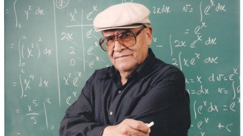 Una nueva estampilla del USPS es dedicada a la memoria de Jaime Escalante.