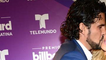 La pareja es sobreprotectora con su pequeño Eros.