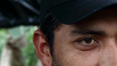 Se llama José Roberto Carrasco Pizarro. Pero su alias en las FARC es "Santiago".