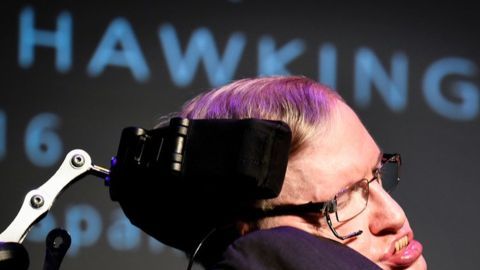 El físico y cosmólogo británico, Stephen Hawking, recibió amenazas de muerte de una mujer en España.