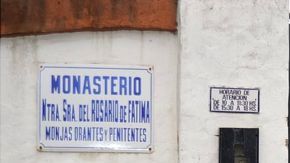El monasterio está situado en el municipio de General Rodríguez, a unos 55 kilómetros de Buenos Aires.