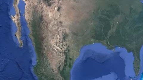 Las imágenes muestran figuras en el fondo del mar que tienen forma de una ciudad.