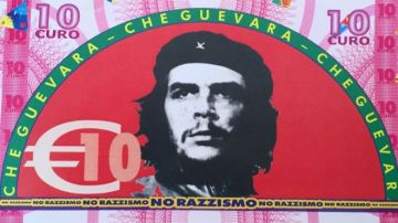 Lideres comunistas e izquierdistas adornan los billetes falsos del pueblo Gioiosa Ionica, en Italia.