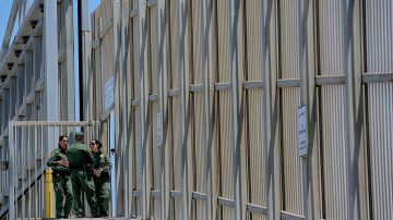 Más de mil kilómetros de muro ya existen en la frontera entre México y EEUU.