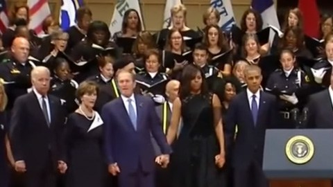 Laura Bush intentó calmar a su marido sin éxito.