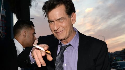 Sheen causó un gran revuelo cuando confesó su diagnostico en la televisión nacional.