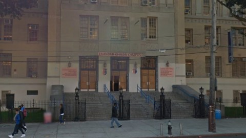 La escuela secundaria Evander Childs en El Bronx es la tercera en la lista de estudiantes con incidencias criminales.