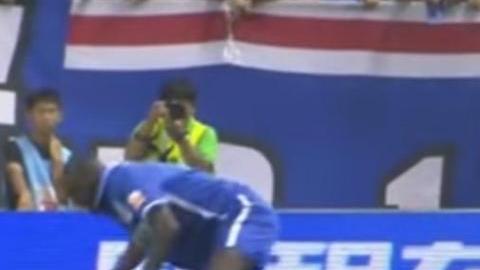 El momento de la lesión de Demba Ba.