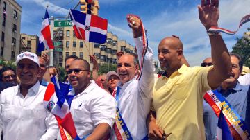El presidente del condado de El Bronx, Rubén Díaz Jr. durante una edición pasada del Desfile Dominicano en la que participó junto a varios funcionarios electos.
