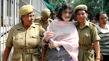 Irom Sharmila, que es alimentada contra su voluntad a través de una sonda, anunció que suspenderá su huelga el 9 de agosto.